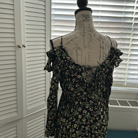 Floral Cold Shoulder Midi Dress - Picture 4 of 10